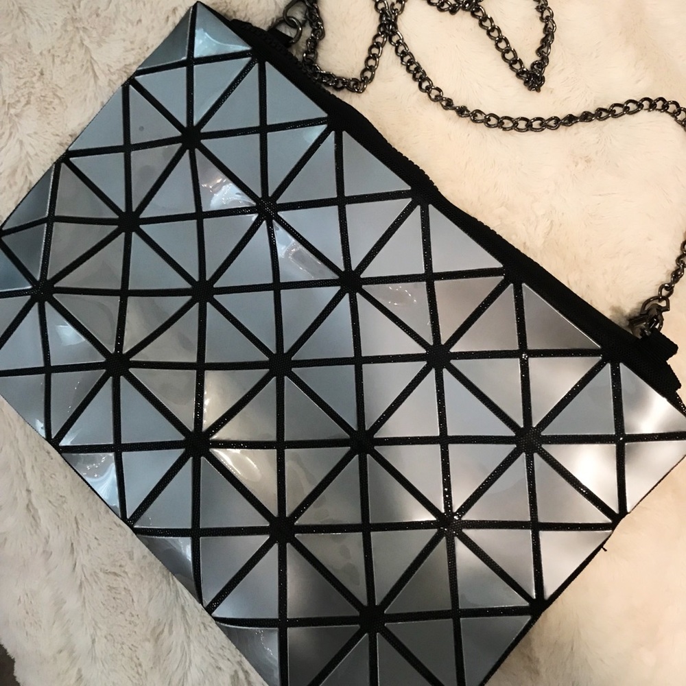 Patterned pouch/shoulder bag💎